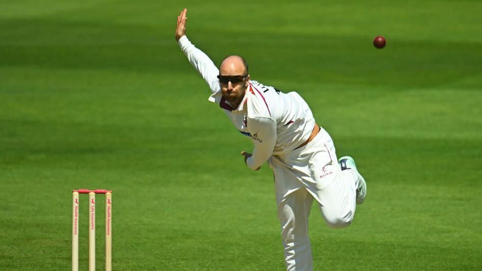 Jack Leach bowling for Somerset