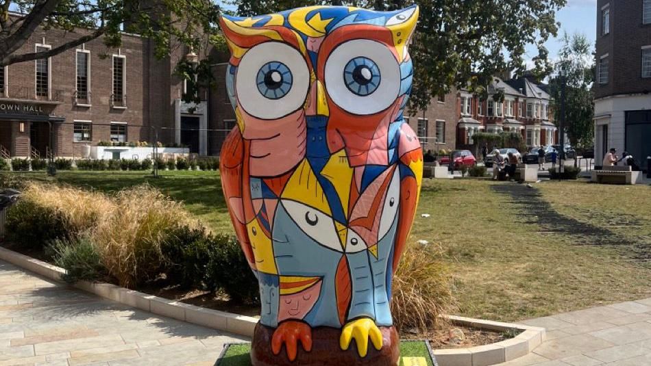 Owl outside Hornsey Town Hall