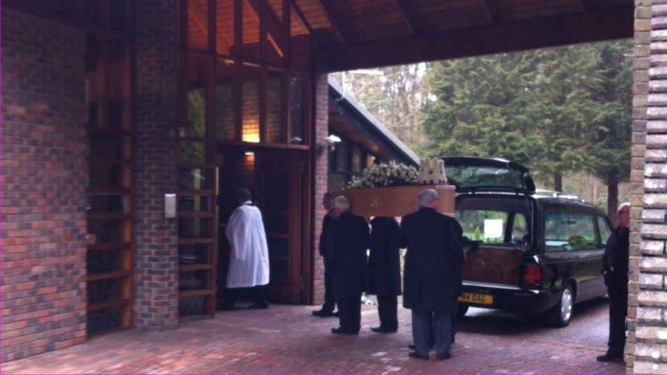 Una Crown's funeral, King's Lynn Crematorium