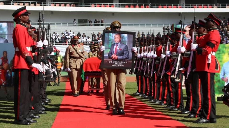 Saulos Chilima: Funeral service held for Malawi's vice-president - BBC News