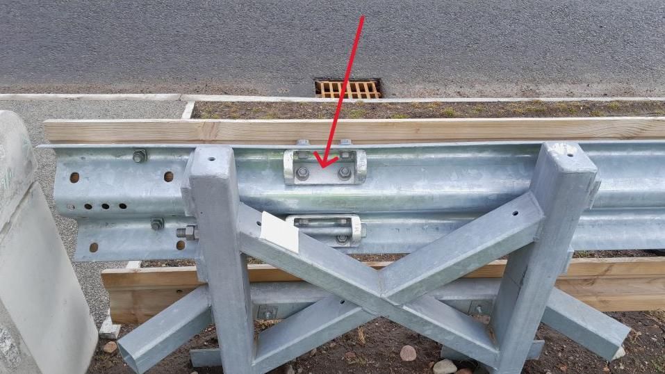 Bolts on the safety barriers