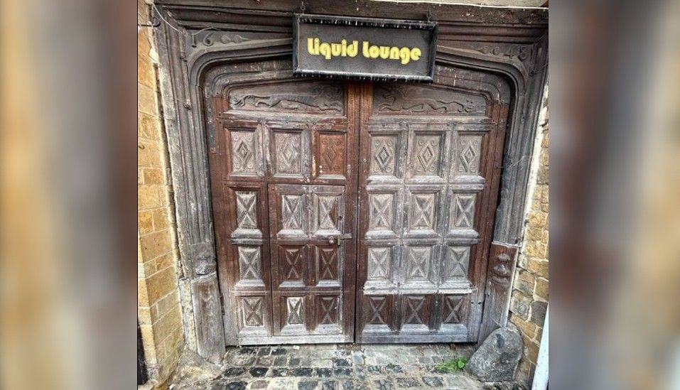 Old fashioned wooden door to the Unicorn Hotel