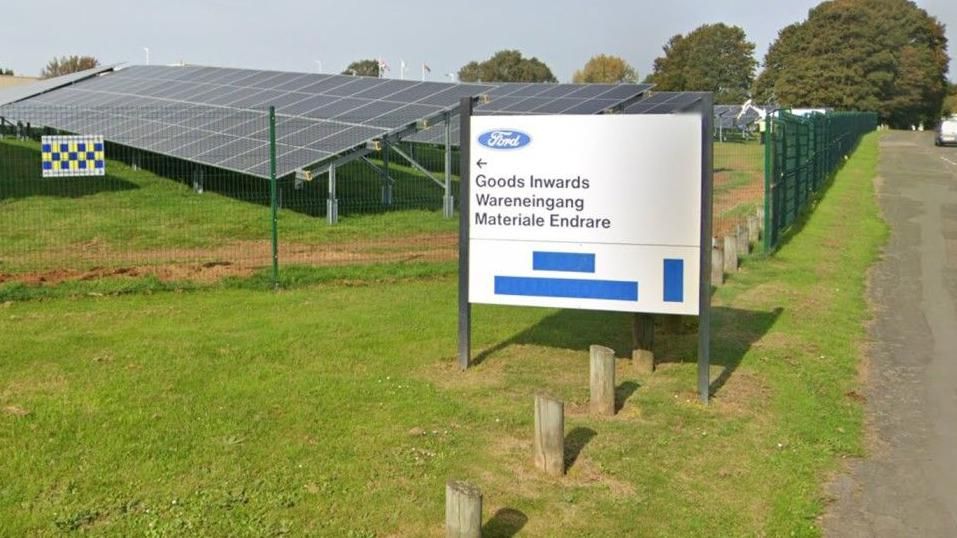 Ford parts centre in Daventry 'suspends operations' over asbestos BBC