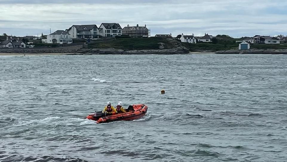 RNLI boat and crew put to sea