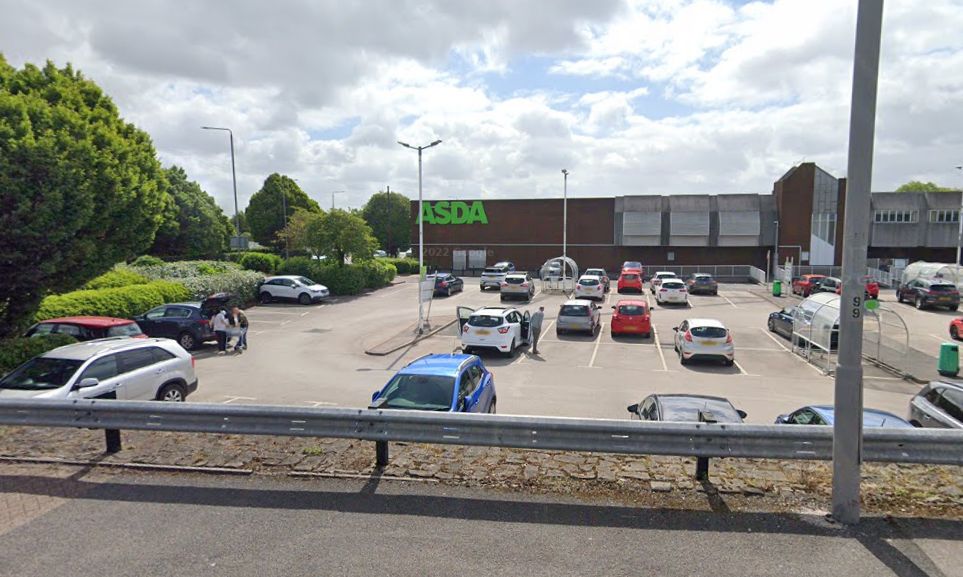 Sutton-in-Ashfield: T﻿eenager arrested after man stabbed outside Asda ...