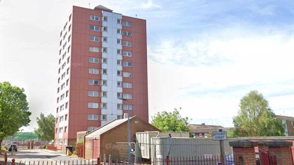 Block of flats in Bathurst Street, Hull