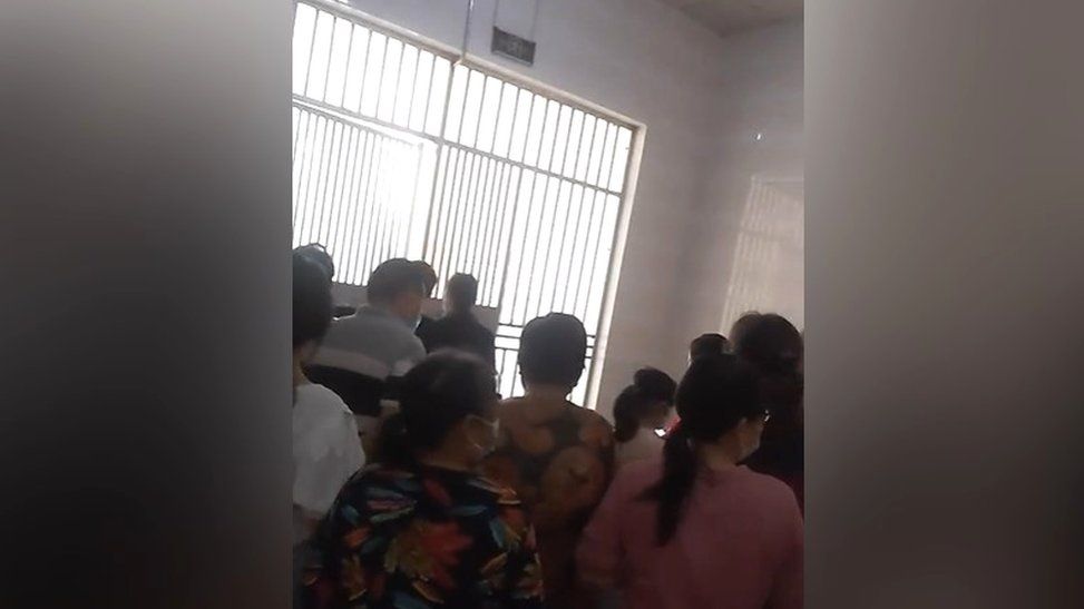 locked in residents in Chengdu