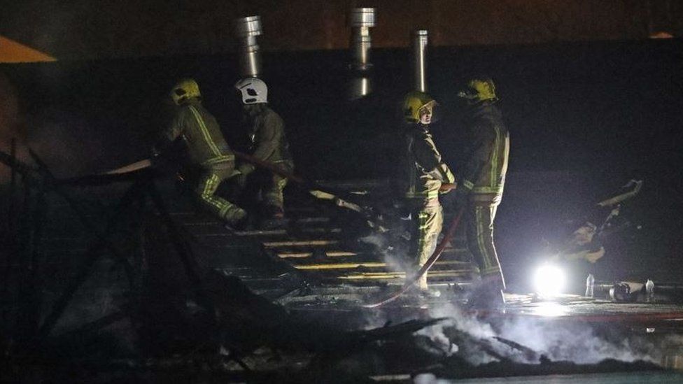 Tamworth hospital: Suspect held over George Bryan Centre fire - BBC News