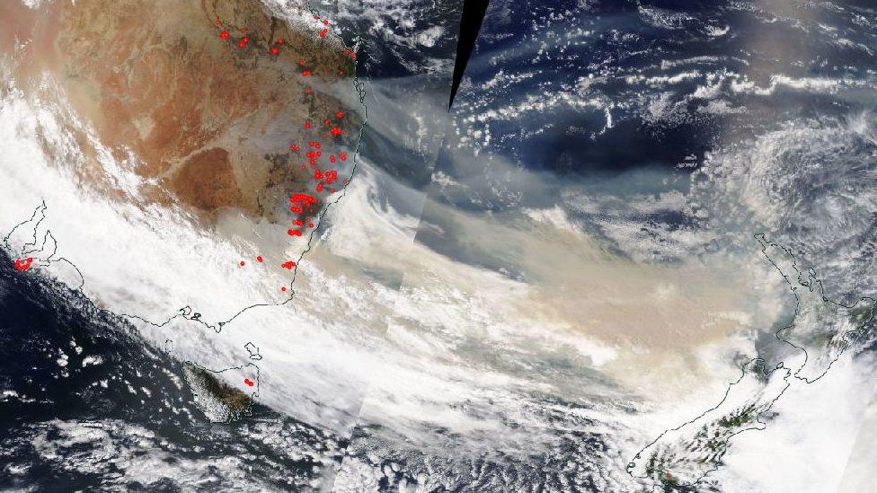 A Nasa satellite image shows smoke plumes off Australia's east coast on 5 January travelling towards New Zealand