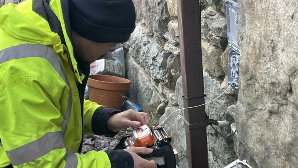 Openreach engineer connects Hafodty to fibre optic cable