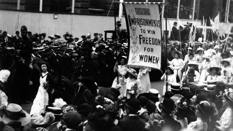 Suffrage procession in 1911