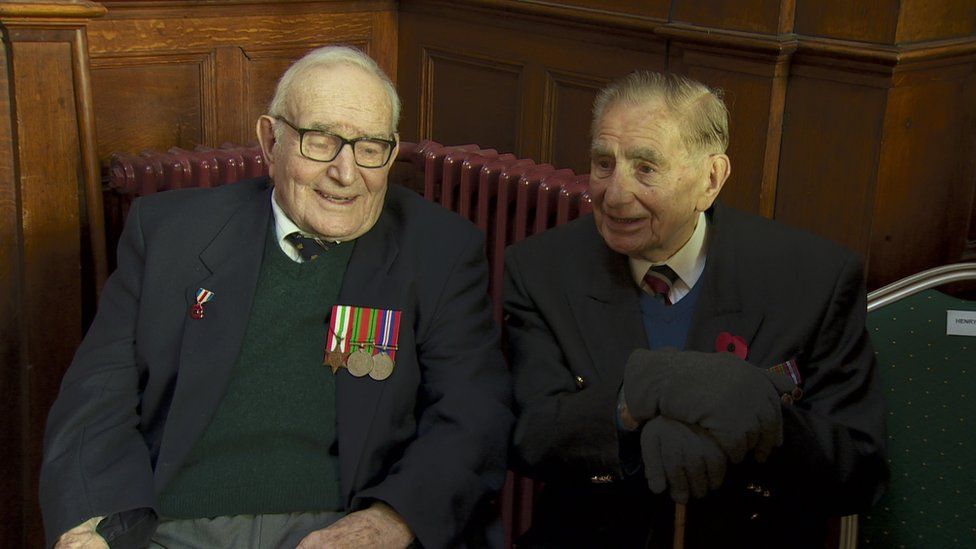 John Gilpin and a fellow World War two veteran