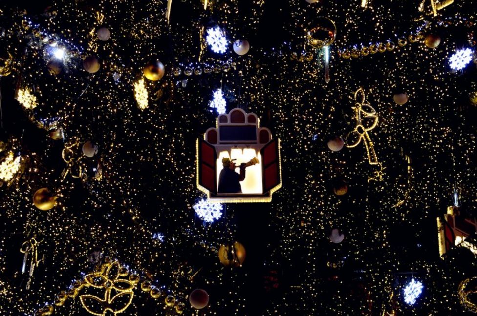 Your pictures Christmas lights BBC News