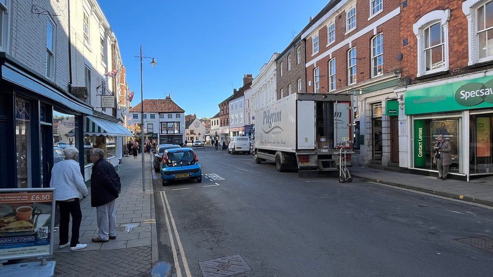 Louth Parklets The Town In Turmoil Over Street Seats Bbc News