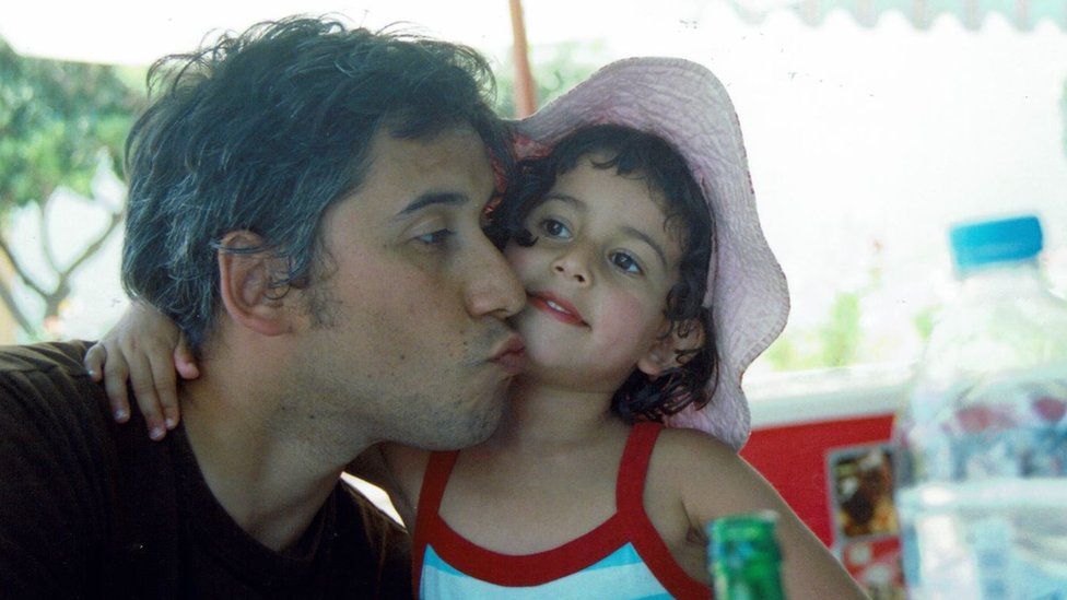 Luis Recabarren junto a su hija