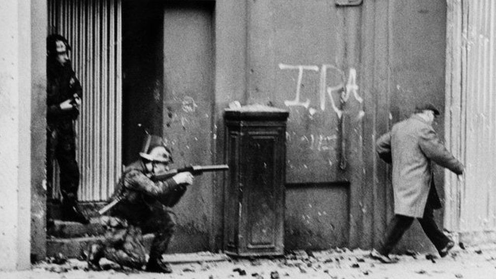 British soldiers patrolling Derry in 1971