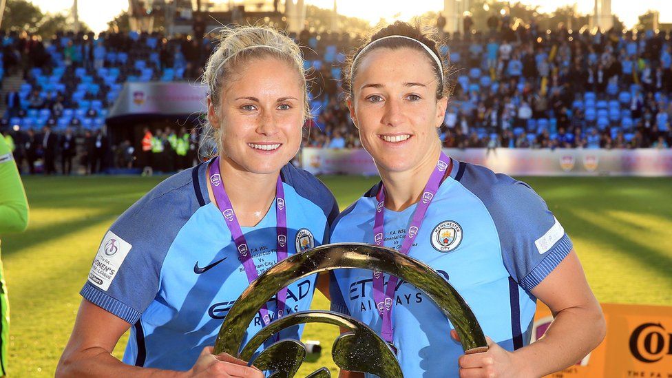 England footballer Steph Houghton wants a Manchester derby - BBC News