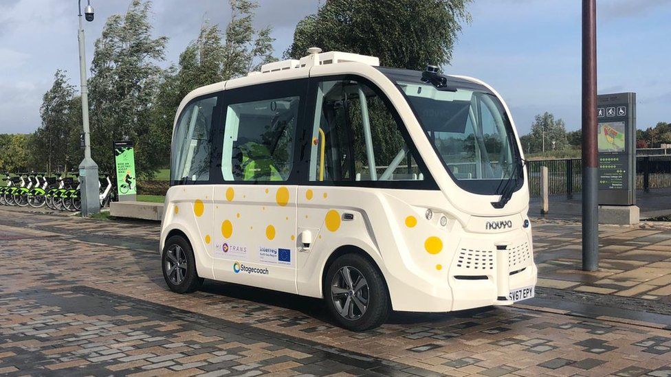 Driverless bus