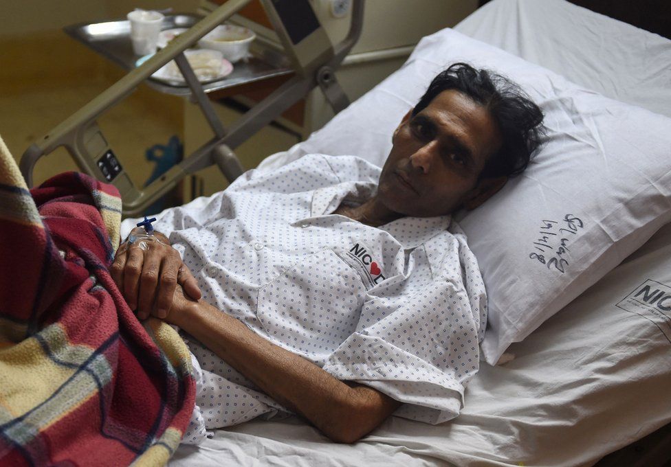 pakistani wife pumping her man in bedroom