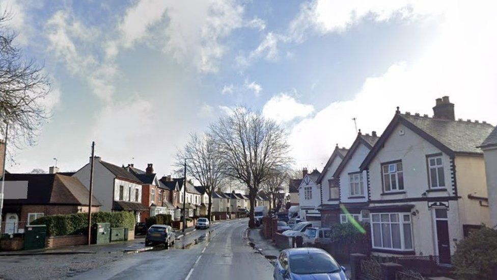 Bloxwich Man stabbed in fight after multivehicle crash BBC News