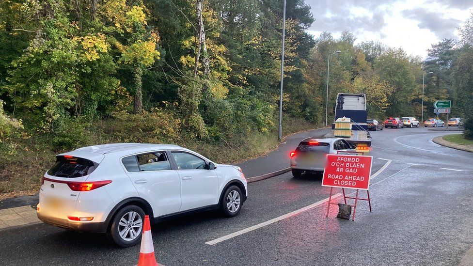 Queue of cars on approach to Britannia Bridge