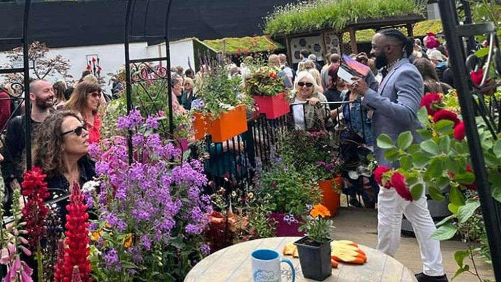 Jason Williams speaking to visitors at RHS Chelsea