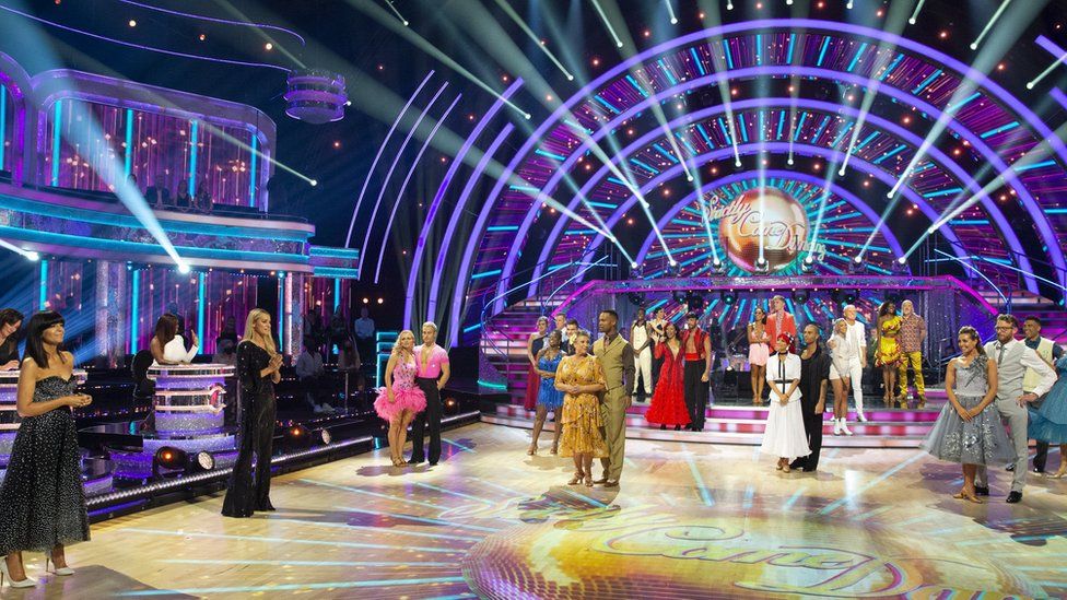 Strictly Come Dancing: NHS Tribute As Live Shows Begin - BBC News