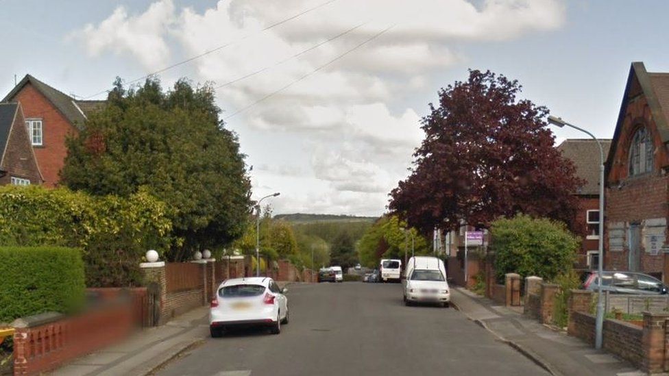 Whittington Moor: Man's kneecap removed after group assault - BBC News