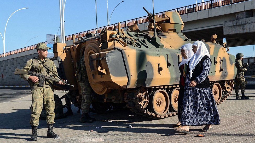 Troops in Diyarbakir, 8 Oct 14