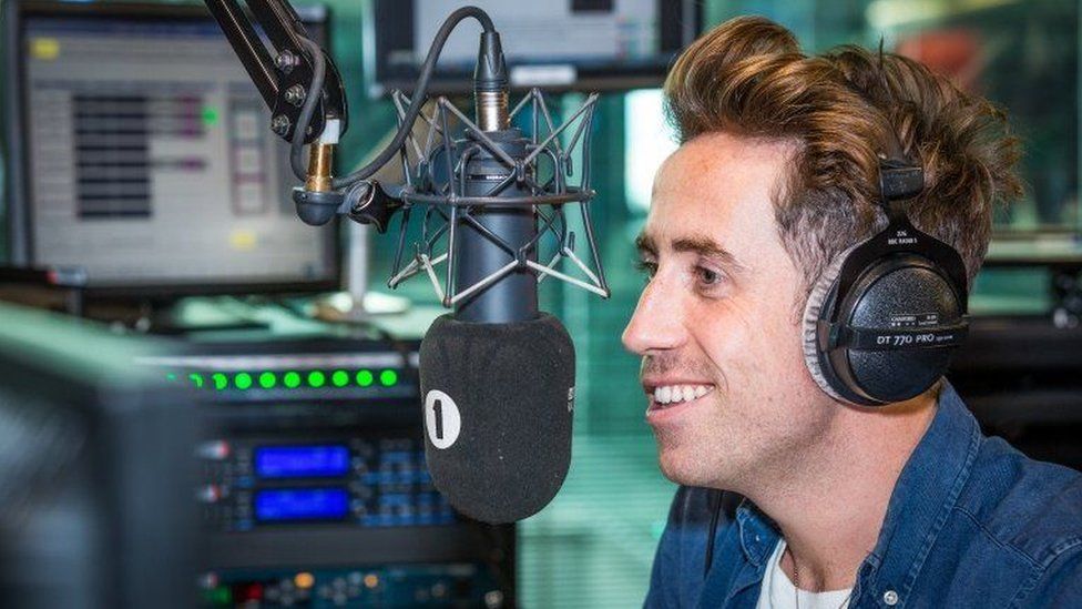 You can now Radio 1 and 1Xtra to listen offline - News