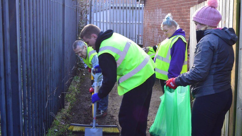 40-syringes-found-in-rhosddu-wrexham-clean-up-bbc-news