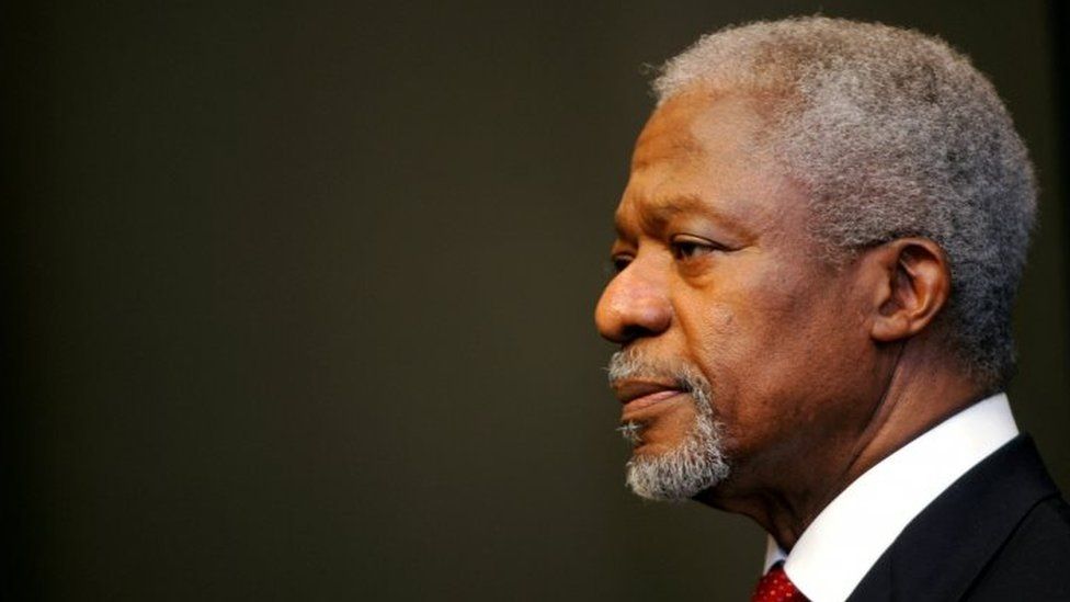 United Nations Secretary-General Kofi Annan ponders a point at a news conference, before addressing South Africa's parliament in Cape Town on 14 March 2006.