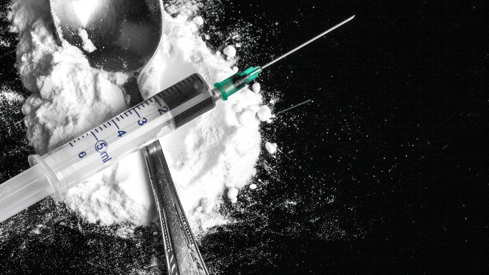 Police issue heroin warning after three people die - BBC News