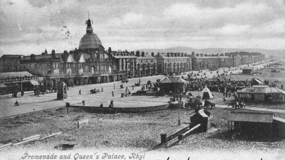 historic photo of Rhyl promenade