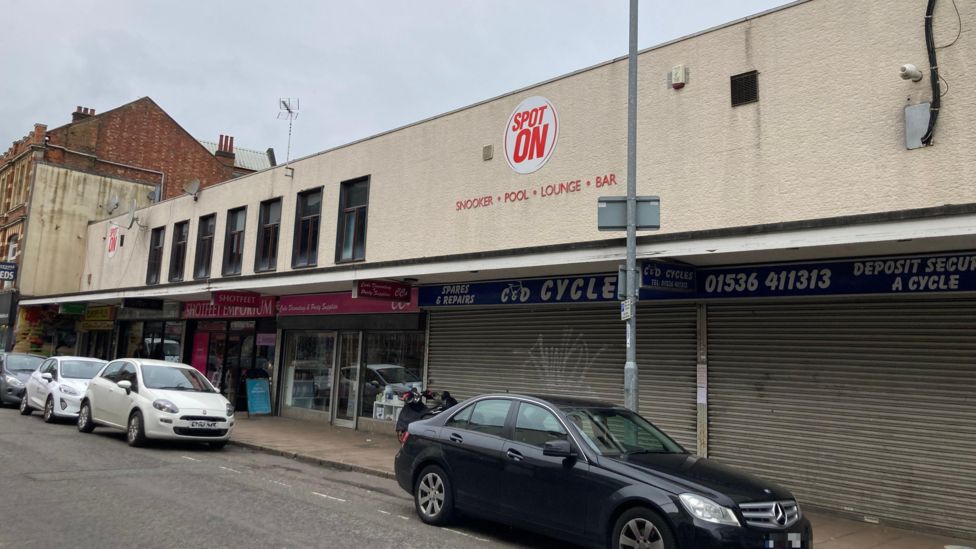 Kettering: Snooker hall conversion will 'strengthen' town - BBC News