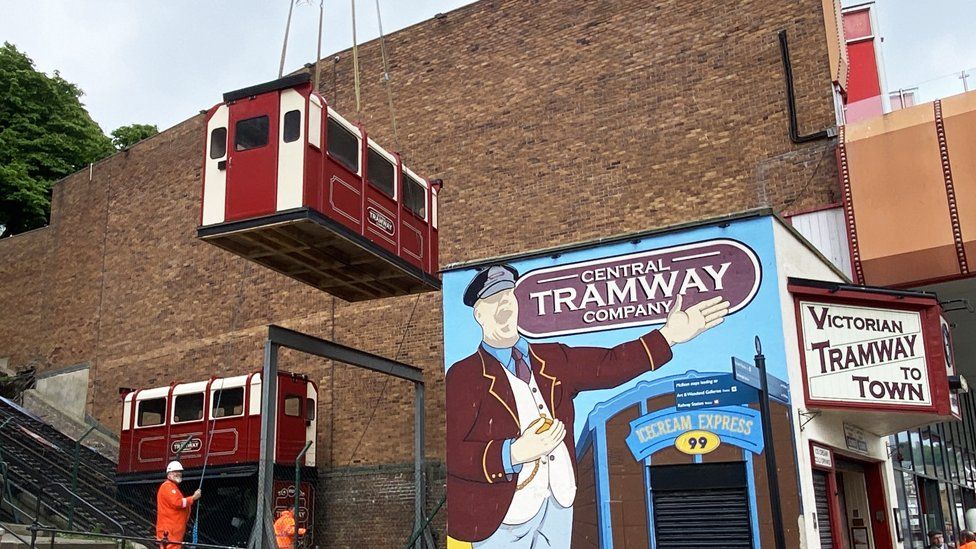 Mural on Foreshore Road entrance