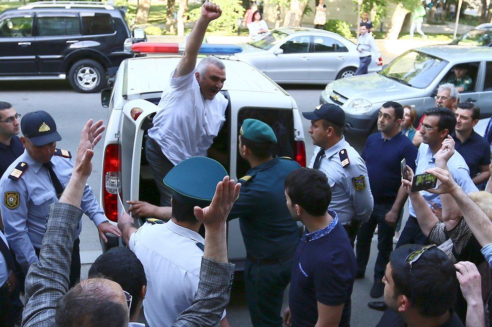 Afghan Mukhtarli in custody in Baku, 31 May 17