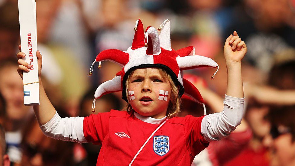 Euro 2020: England fans get ready for epic day - BBC Newsround