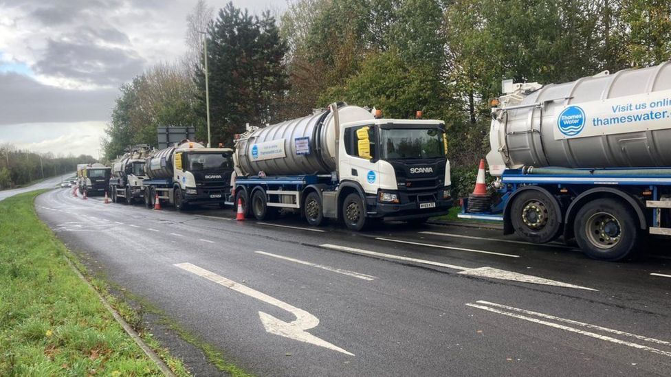 Thames Water starts Swindon pipe replacement at Hayden End BBC News