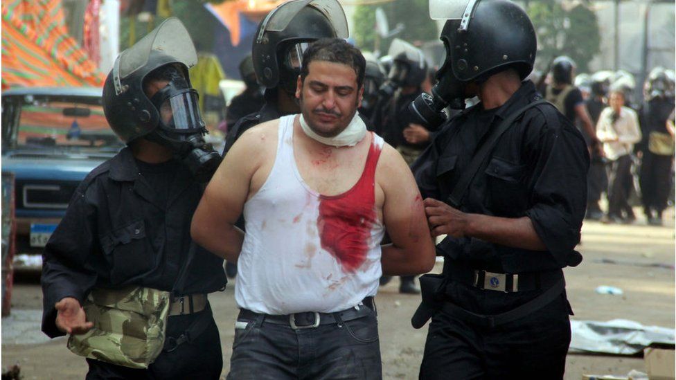 Мужчина арестован полицией в Каире (14.08.2013)