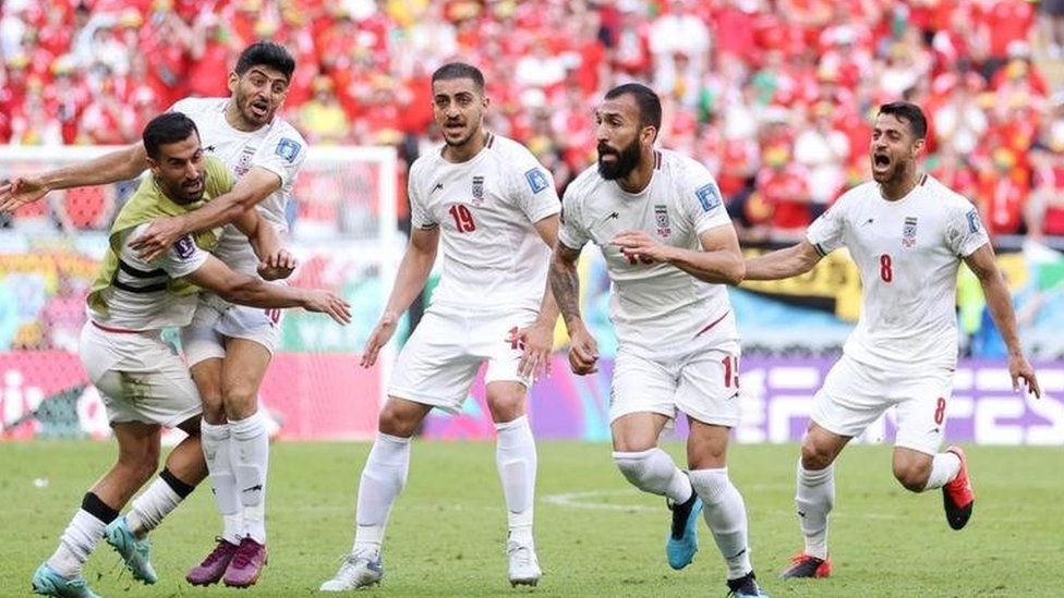 Иран празднует победу над Уэльсом
