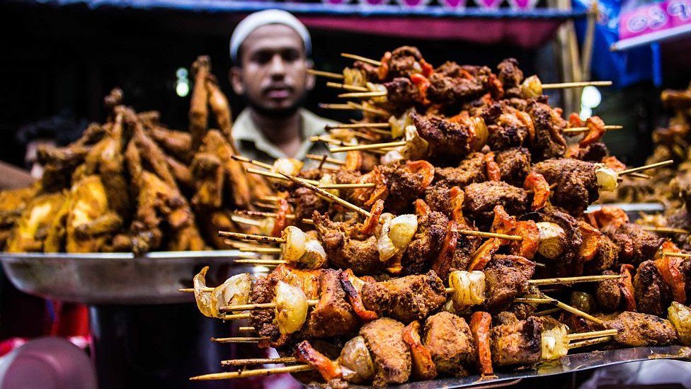 Chawkbazar: The Biggest Iftar Market In Dhaka