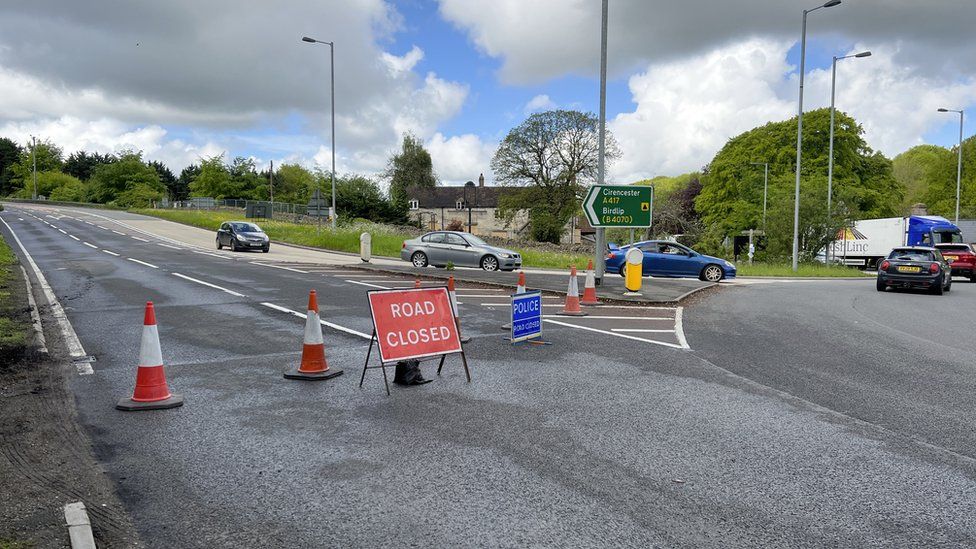 Woman dies in two car crash on A417 in Birdlip BBC News