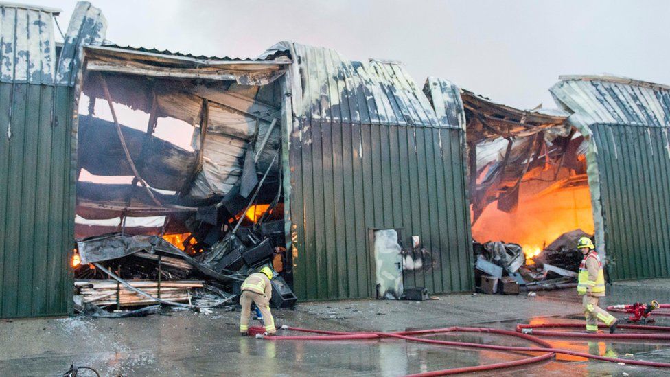 Fire at Wickford industrial unit tackled by 40 firefighters BBC News