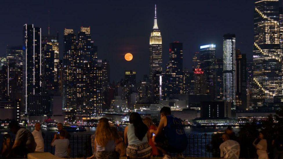 Strawberry Moon: Full Moon rises at famous sites over the world - BBC ...