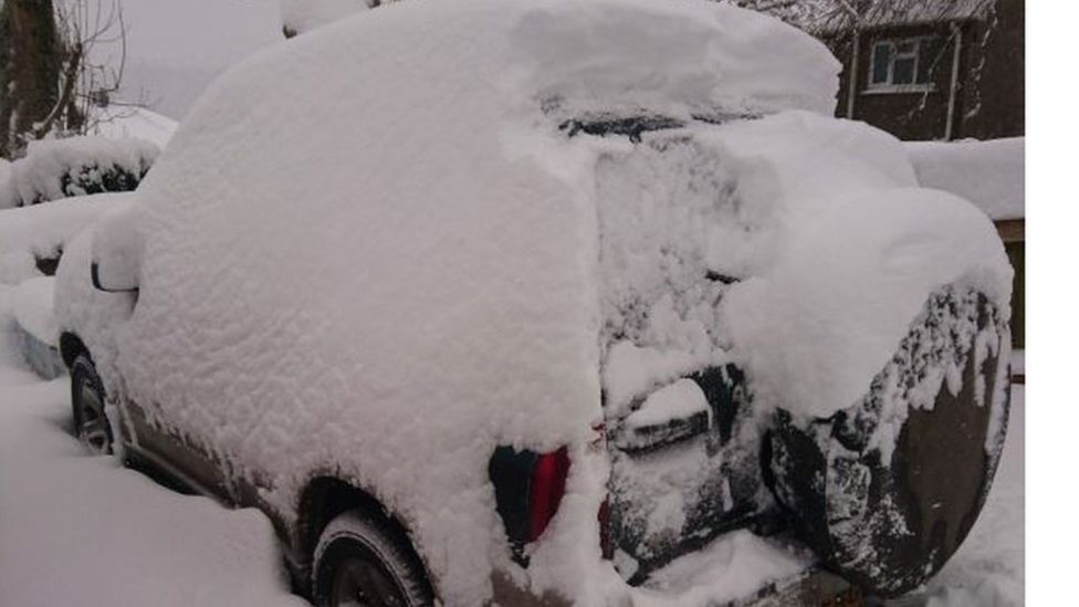 Your snow pictures from around Wales - BBC News