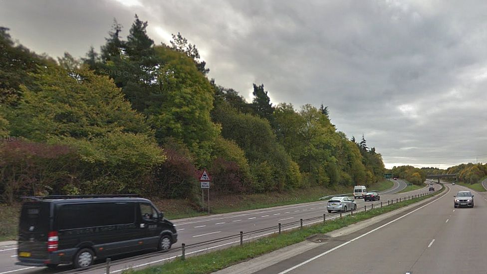 Driver dies in crash with lorry on A417 in Gloucestershire BBC News