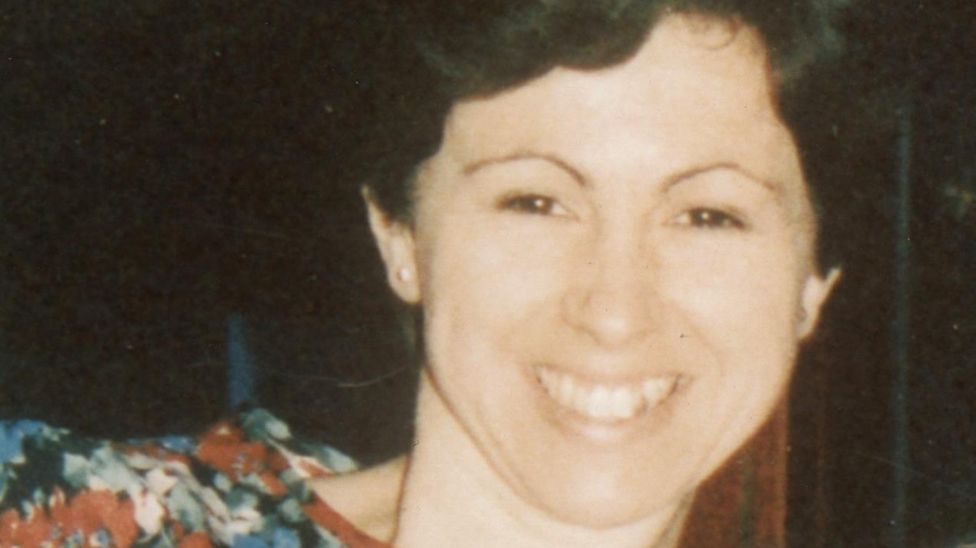 lyn-bryant-new-leads-in-25-year-old-murder-case-of-cornish-mum-bbc-news