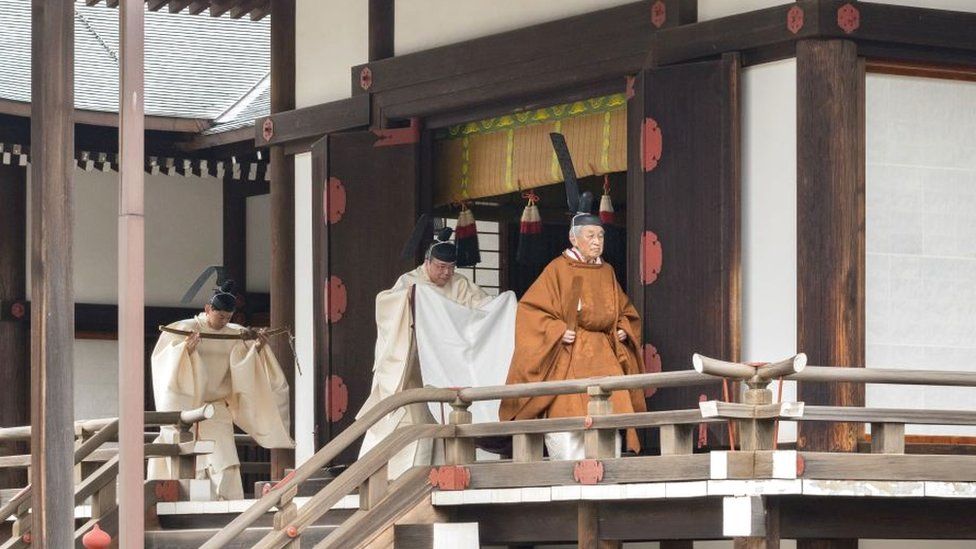 Akihito, 85-year-old, attends the 'Taiirei Tojitsu Kashikodokoro Omae no Gi'
