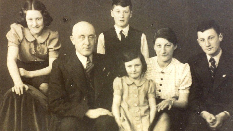 Mirjam (front centre) with her family in 1939
